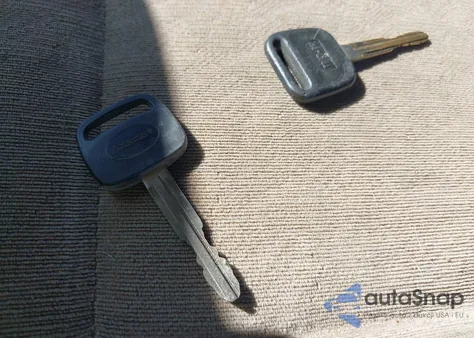 2001 Toyota Tacoma из США, поврежденный, VIN 5TEWM72N51Z798206